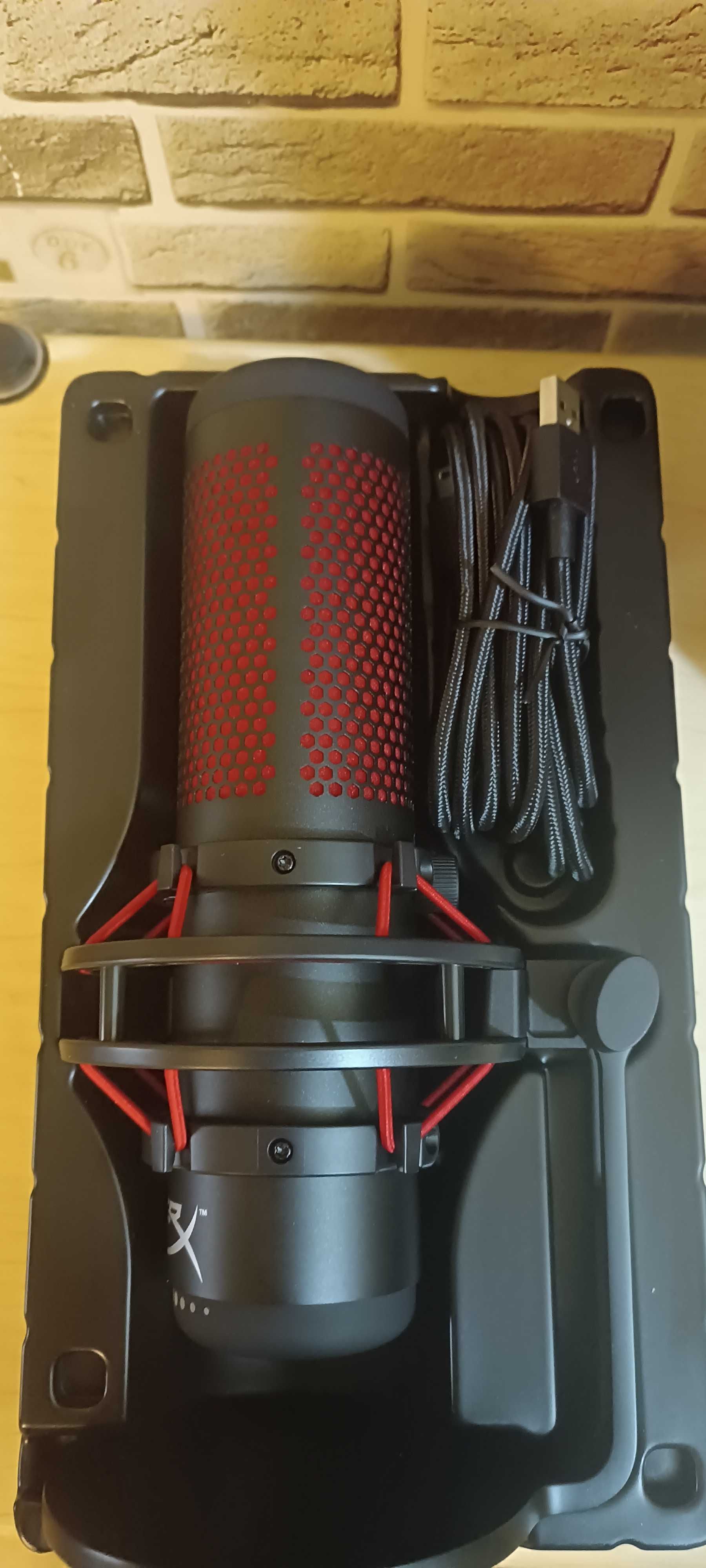 Продам микрофон HyperX QuadCast