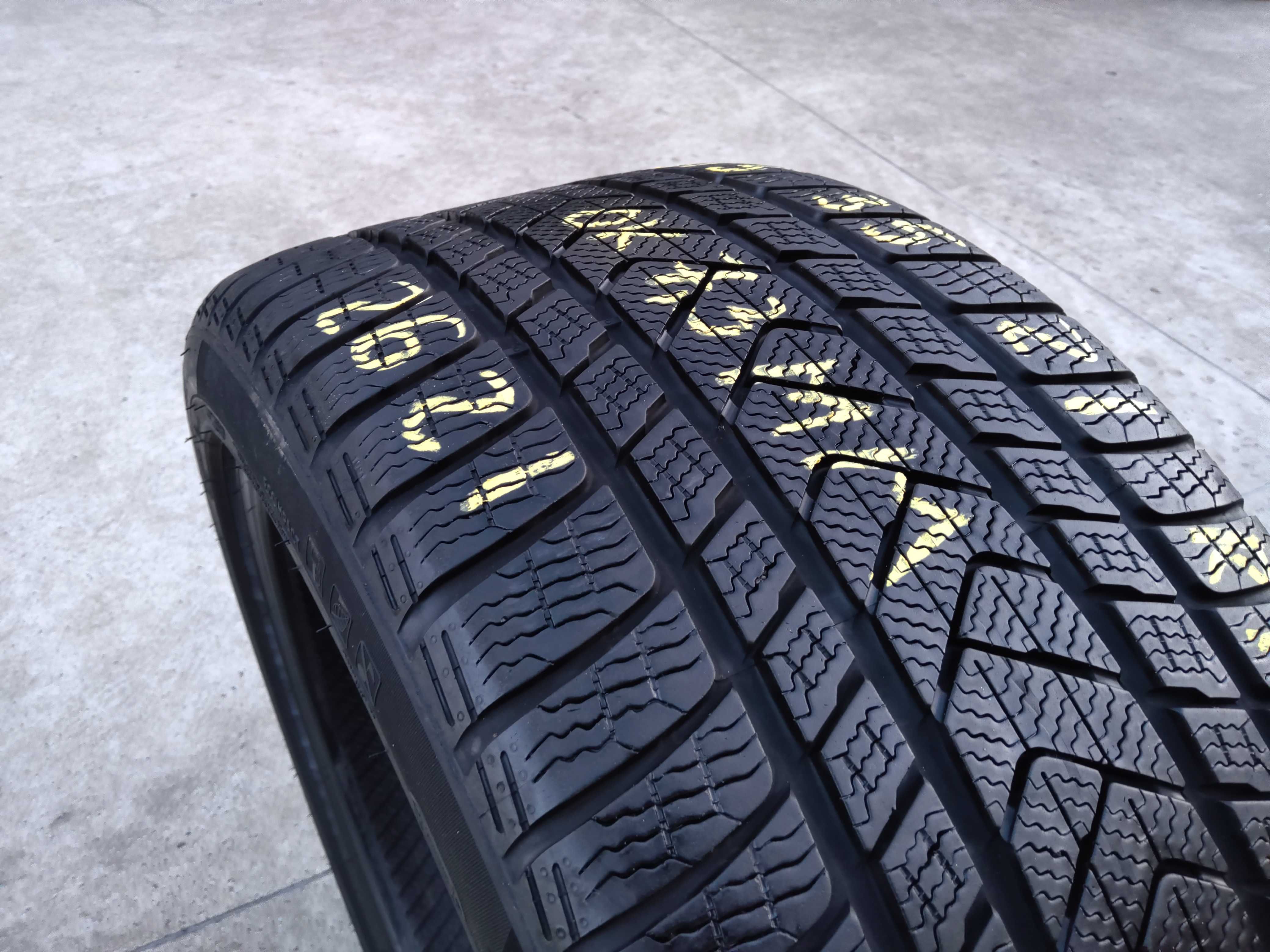 O anvelopa iarna 315 35 21 pirelli scorpion winter run flat cu 7,3 mm