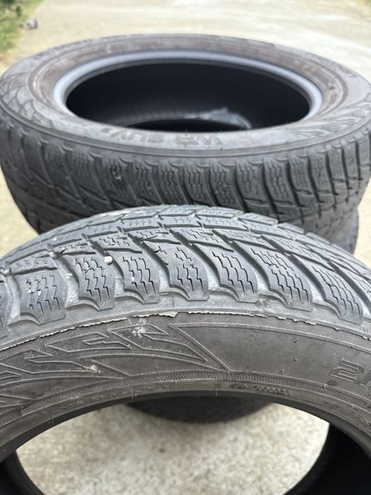 Cauciucuri iarna Nokian 215/60/17