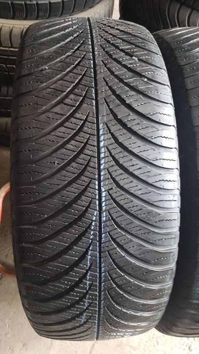 Anvelope 235 55 17 GoodYear Vector 4Seasons  235/55R17
