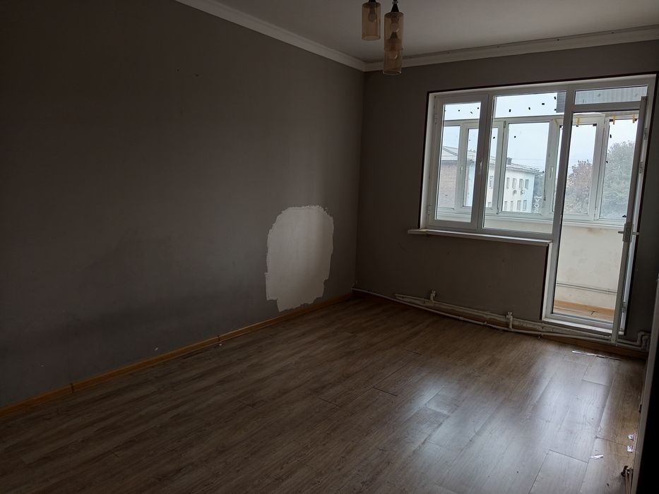 Продается 2х комнатная квартира в Ангрене 4 этаж 4 этажного дома