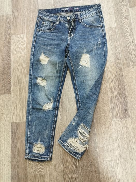 Продам рванки джинсы