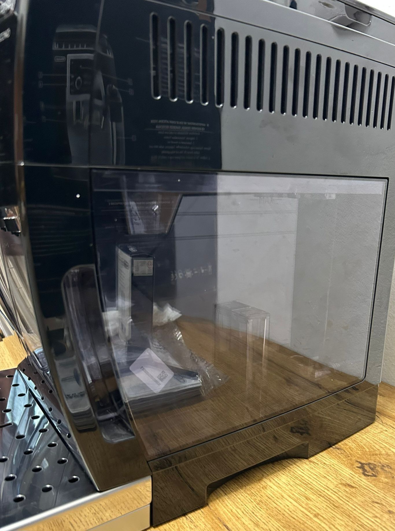 Vand Espressor automat De'Longhi ECAM23.260.B EX:4, Nou
