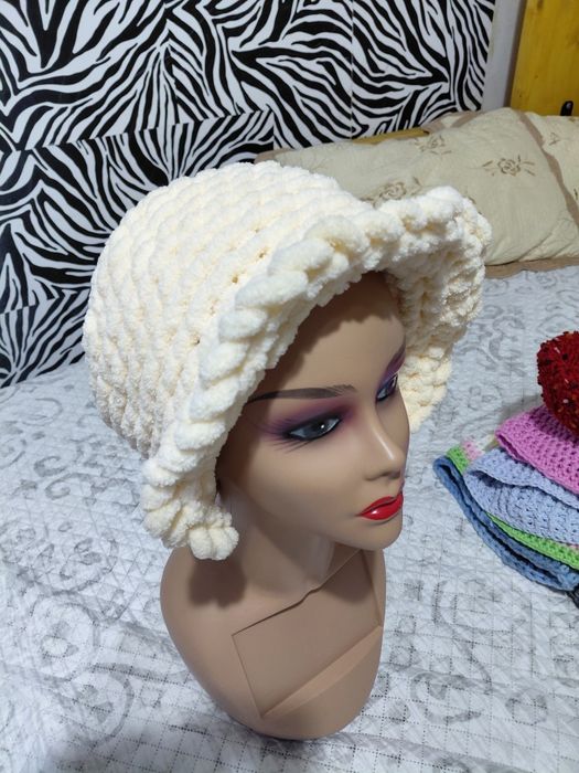 Шапки (Аксесоари за глава)И шалове