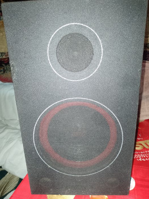 Vind boxa cu difuzor alien