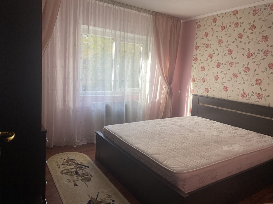 Inchiriez apartament cu 3 camere