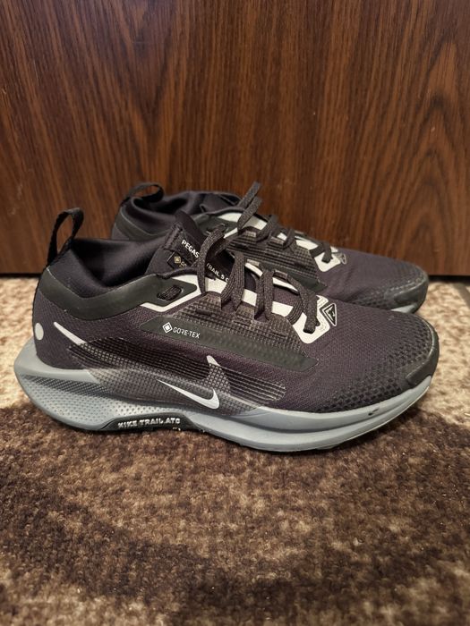 Дамски водоустойчиви маратонки Nike