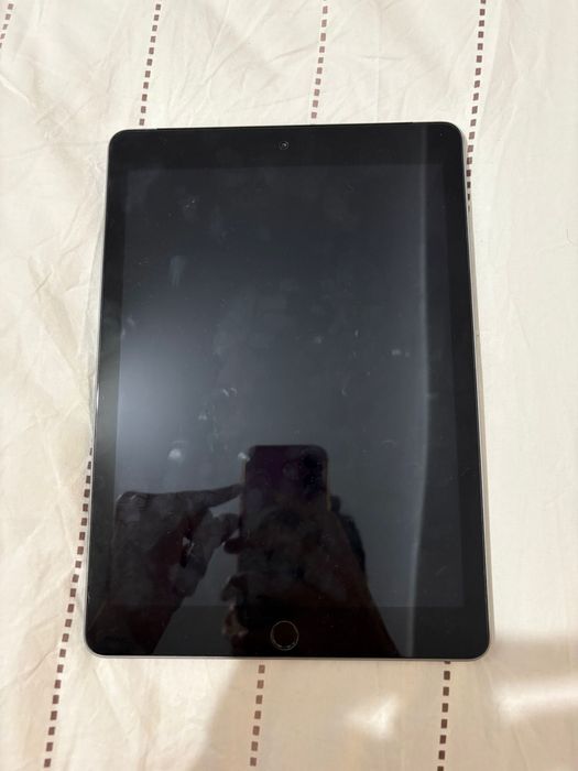 Vand ipad 6th Generation 32gb