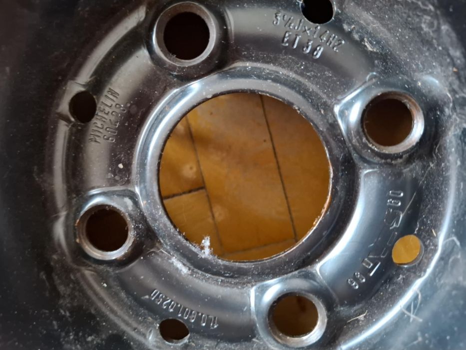 Резервна гума патерица 14 цола  и крик за SEAT