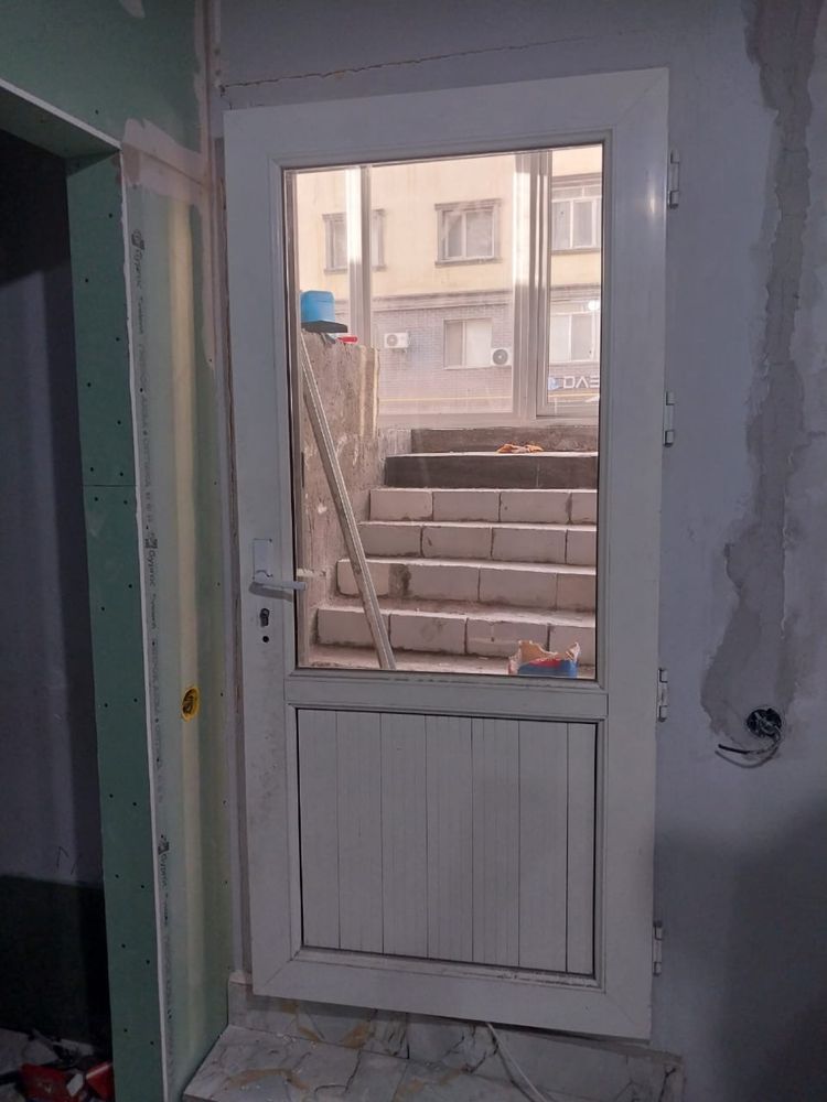 Пластик дверь 70см 90см