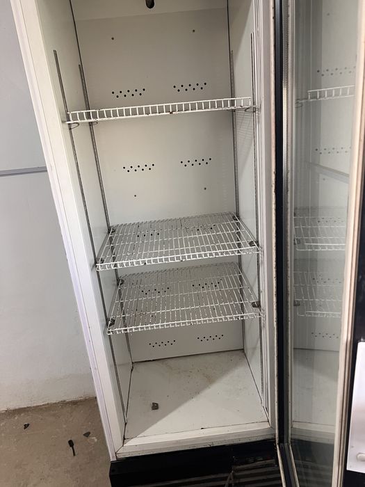 холодилник UYGUR