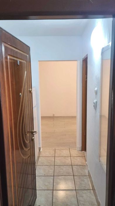 Proprietar – Apartament 2 camere (modificat) – Zona Soarelui – 30 mp