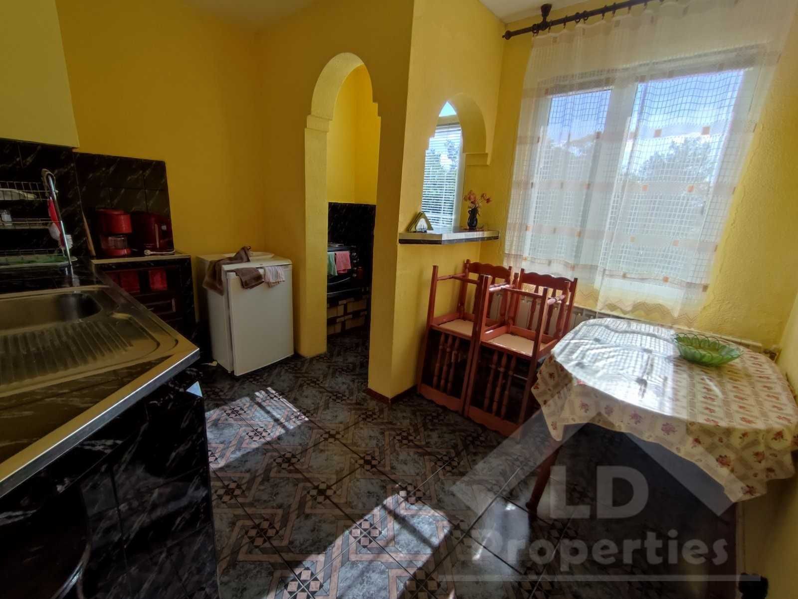 Тристаен апартамент в с.Крушари, обл.Добрич