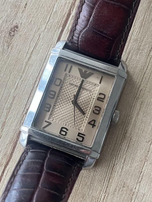 Ceas Emporio Armani cu curea din piele