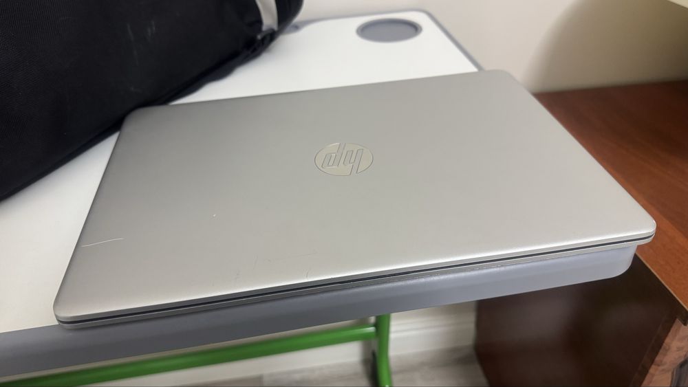 Ноутбук сатылады