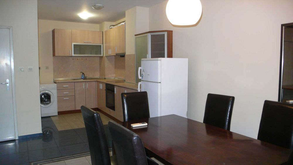 Дава се под наем Тристаен апартамент в София, Зона Б-18 - 98 кв.м за 650 € - Снимка #1