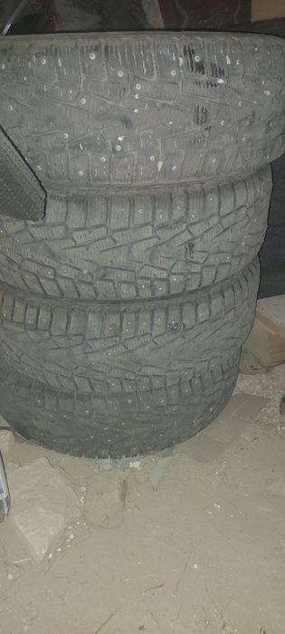 Продаю шыны зимние