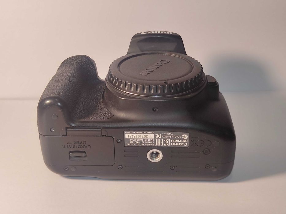 Aparat Foto DSLR Canon EOS 1300d