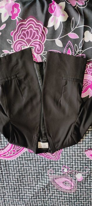 Късо палто тип пеперуда и черно сако.