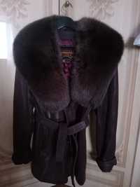 Продам кожаную  короткое пальто осень /зима