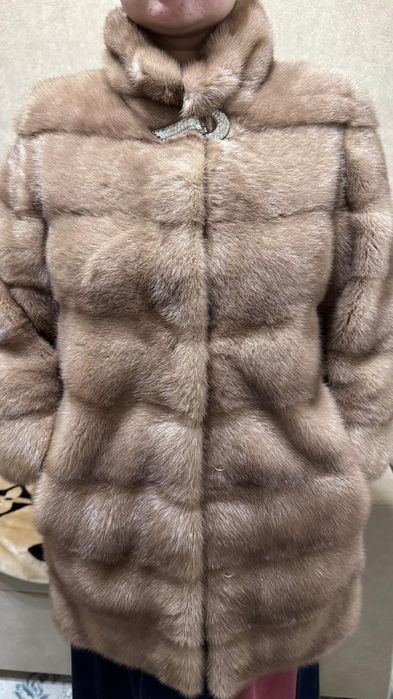 Продам норковую шубу