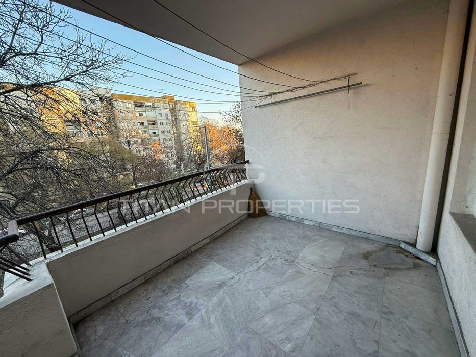 Продава се Тристаен апартамент в Пловдив, Кършияка - 92 кв.м за 2011 €/кв.м - Снимка #10