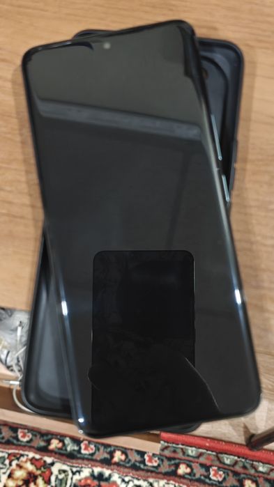 Продам телефон honor 90