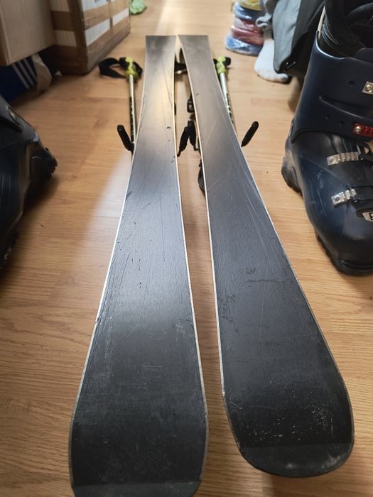 Schiuri Elan 152, clăpari Salomon 28 + bețe și cască