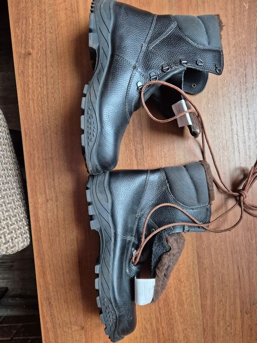 Берцы новые зимние 43рр