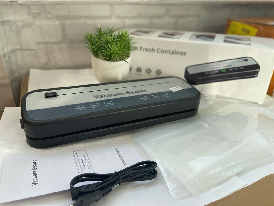 Машина за Вакуумиране и запечатване на храна + комплект вакуумни торби