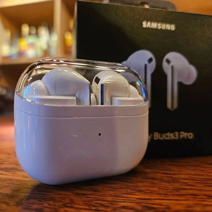 СРОЧНО ПРОДАМ Samsung Buds 3 Pro