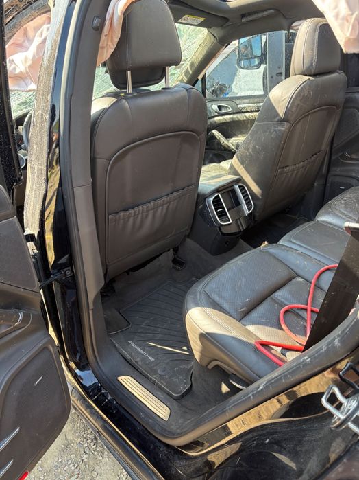 Dezmembrez porsche cayenne 4.2d 2015
