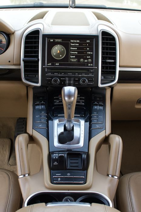 Porsche Cayenne 2014, Platinun Edition