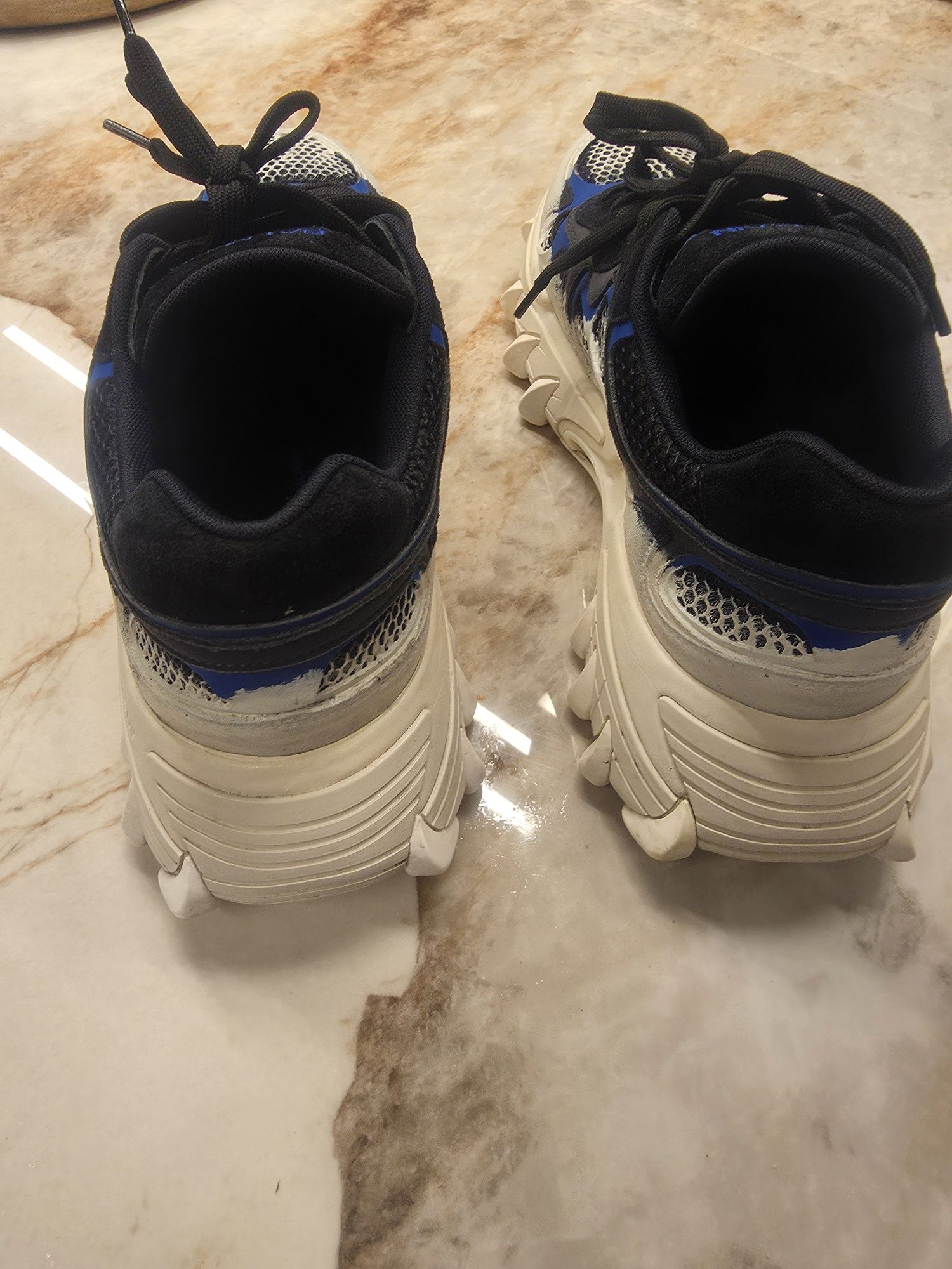 Balmain sneakers 41