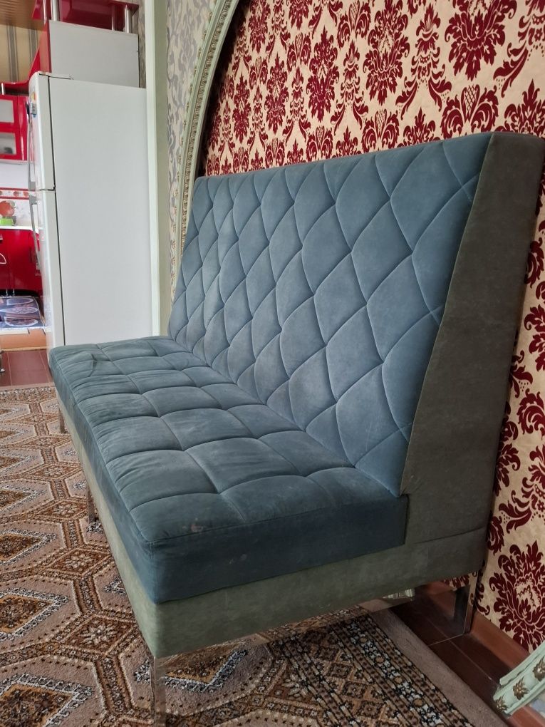 Divan kuxiniy mebel