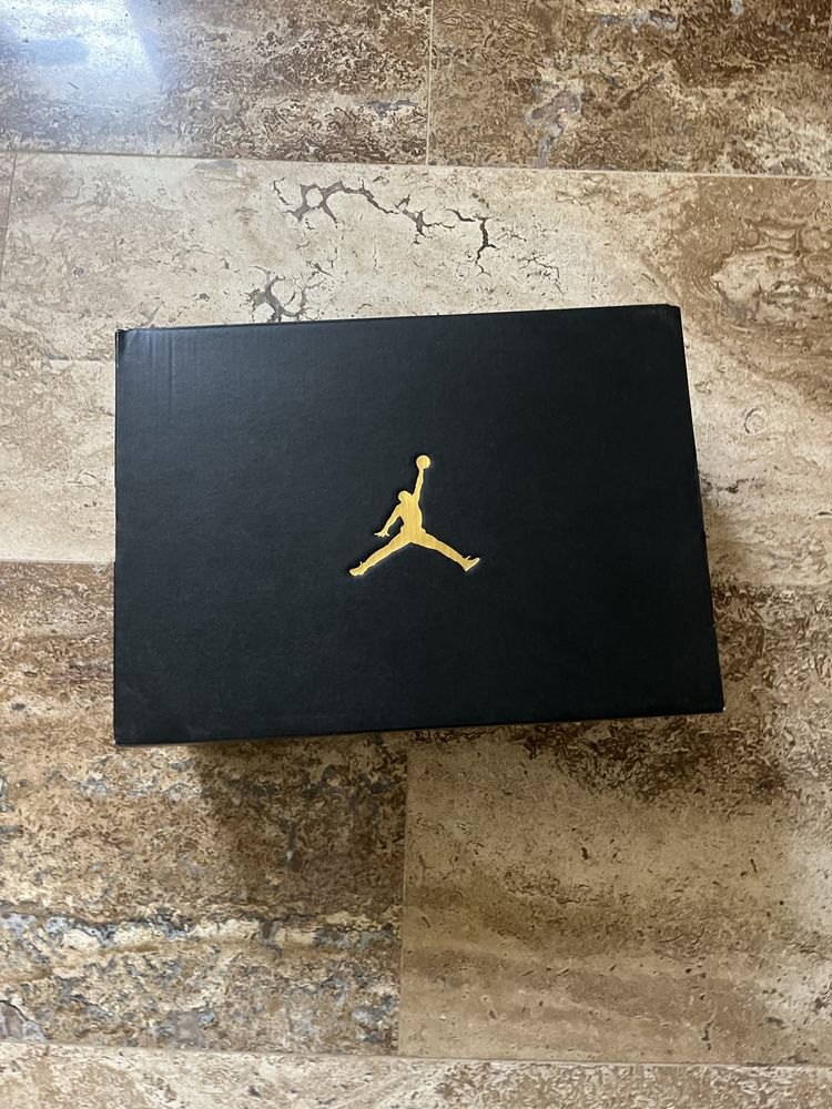 Adidasi Jordan Max Aura 3