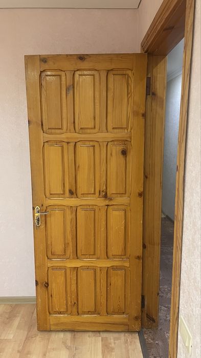 Продам деревянные межкомнатные двери