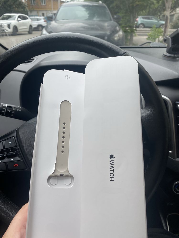 Продается Apple watch SE