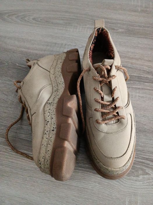 Pantofi / ghete Bershka