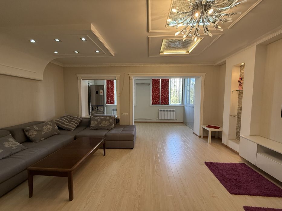 Аренда ! Госпитальный рынок 3/3/4 77 серия