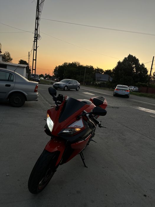 Yamaha yzf r125.