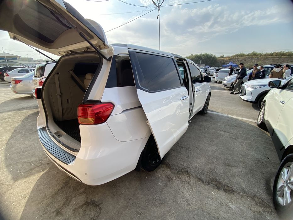 KIA Carneval 3 покалени