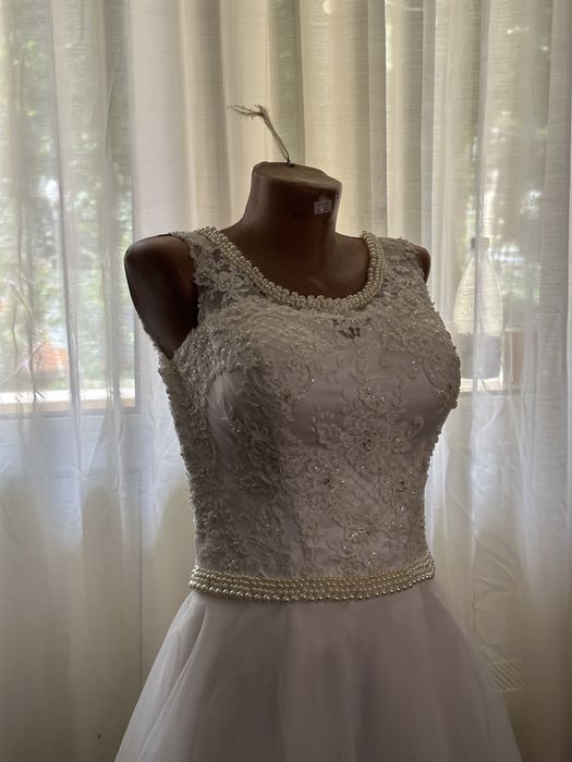 Vand rochie de mireasa