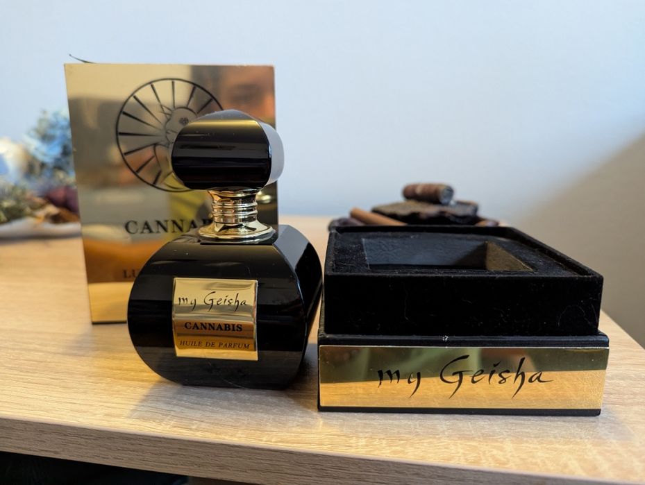 my Geisha Cannabis - Luxury Edition Rechargeable Crystal Bottle Huile