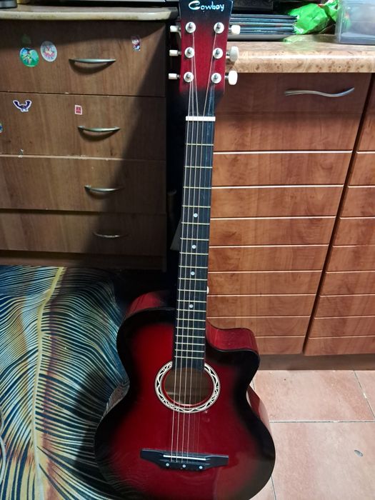 Продам гитару новая