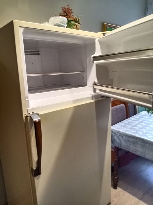 Продам холодильник. в рабочем состоянии.