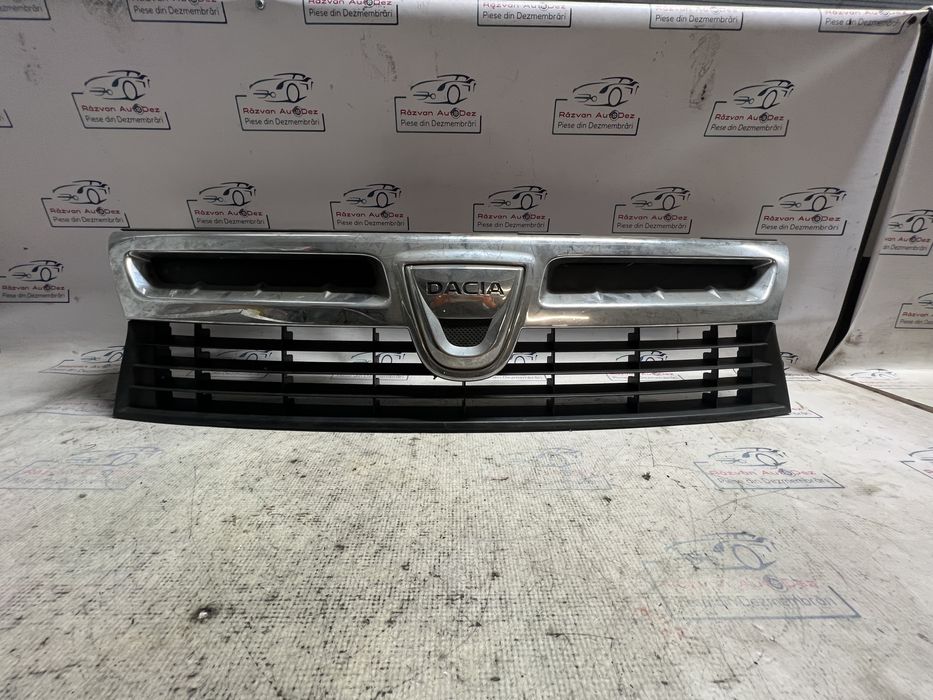 grila bara fata dacia duster 2017