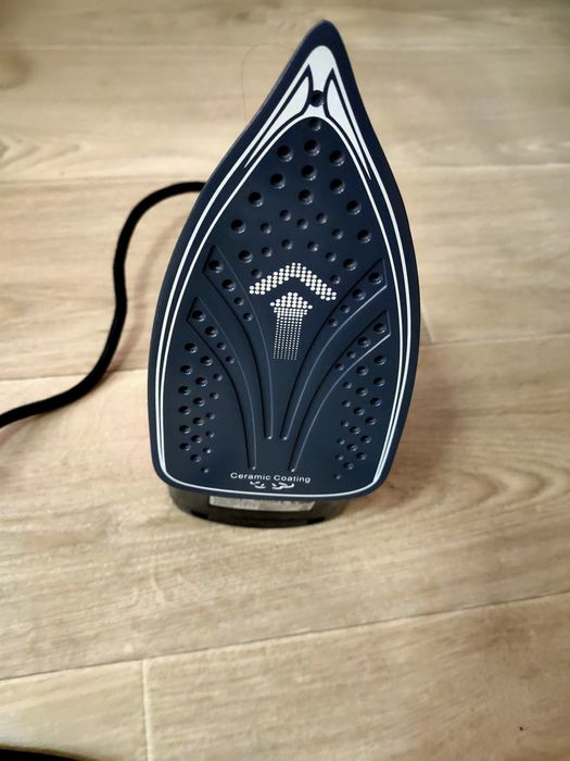 Rosberg Fier de Călcat cu Aburi 2200W cu Talpă Ceramică Red