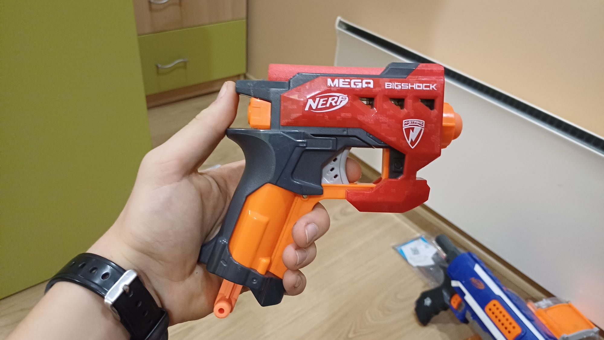 Nerf Бластери и аксесоари