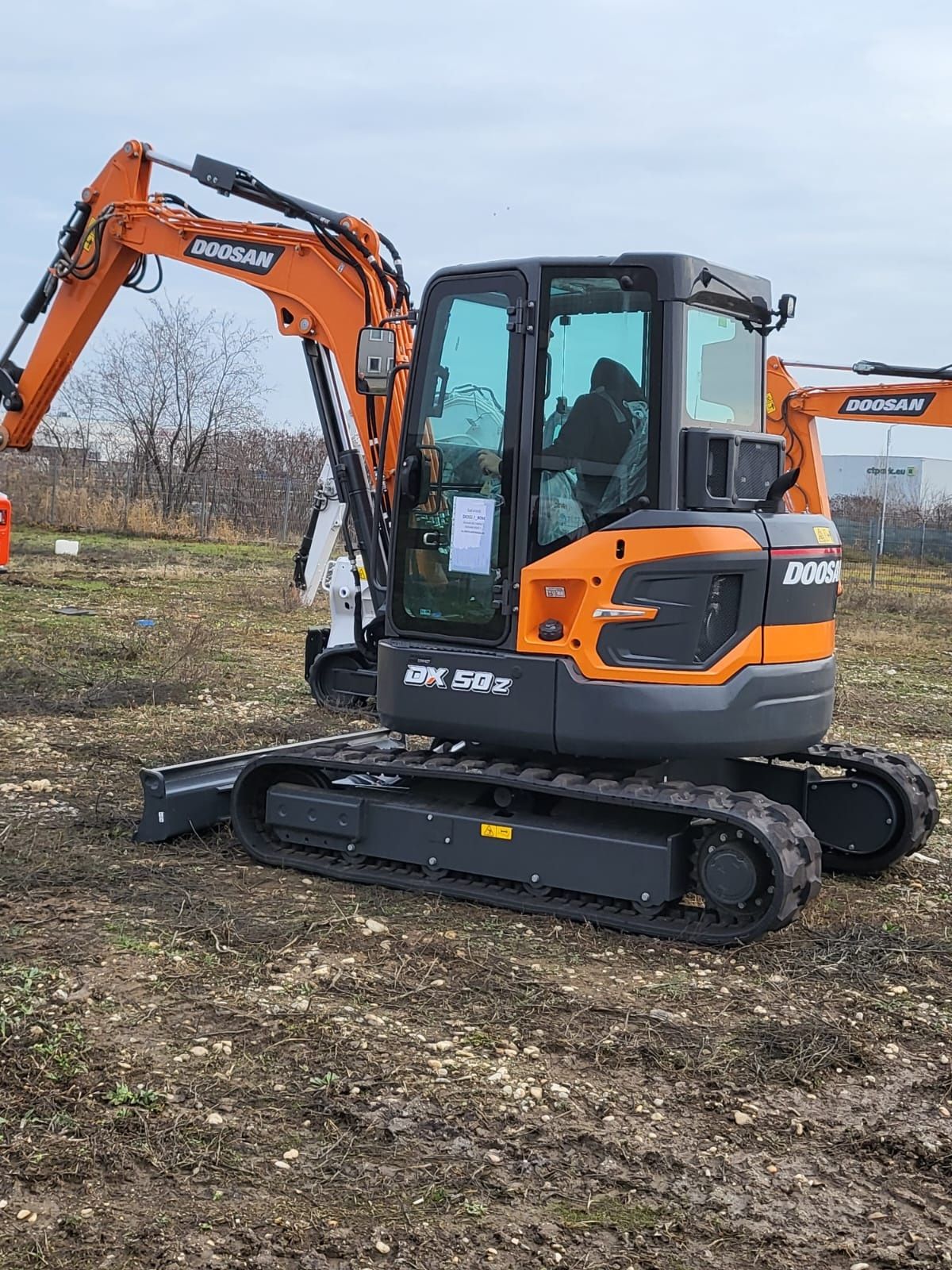 Miniexcavator de inchiriat